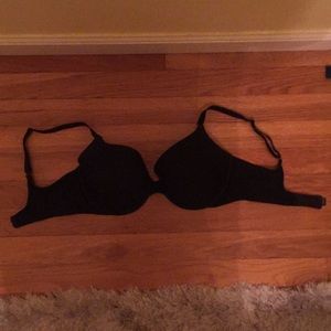 Victoria’s Secret Demi lined black bra 34 DD